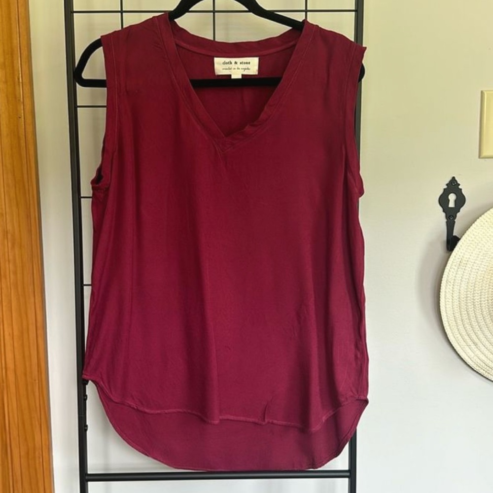 Cloth & Stone Burgundy Sleeveless Blouse